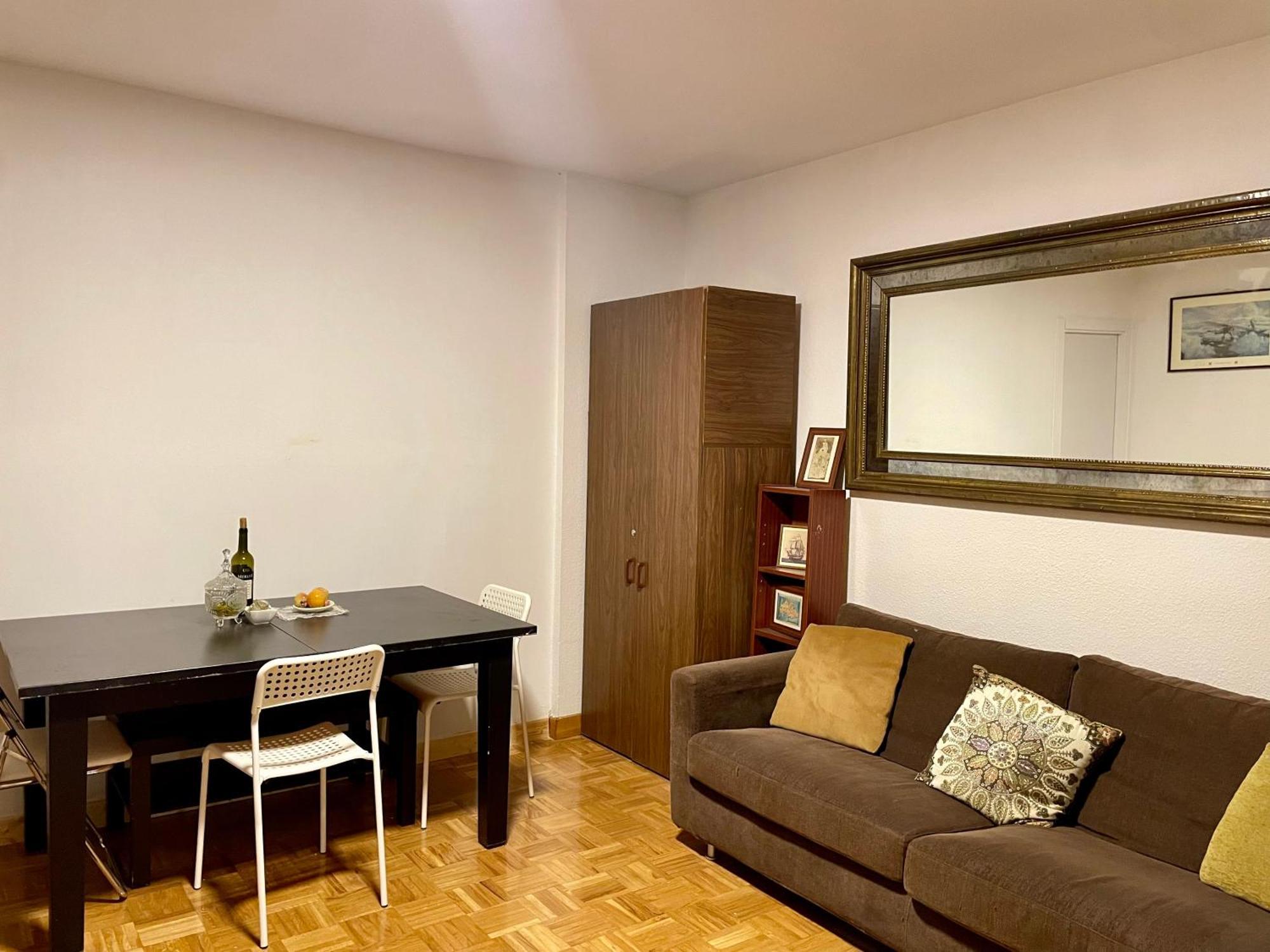 Private Rooms Madrid Atocha Luaran gambar