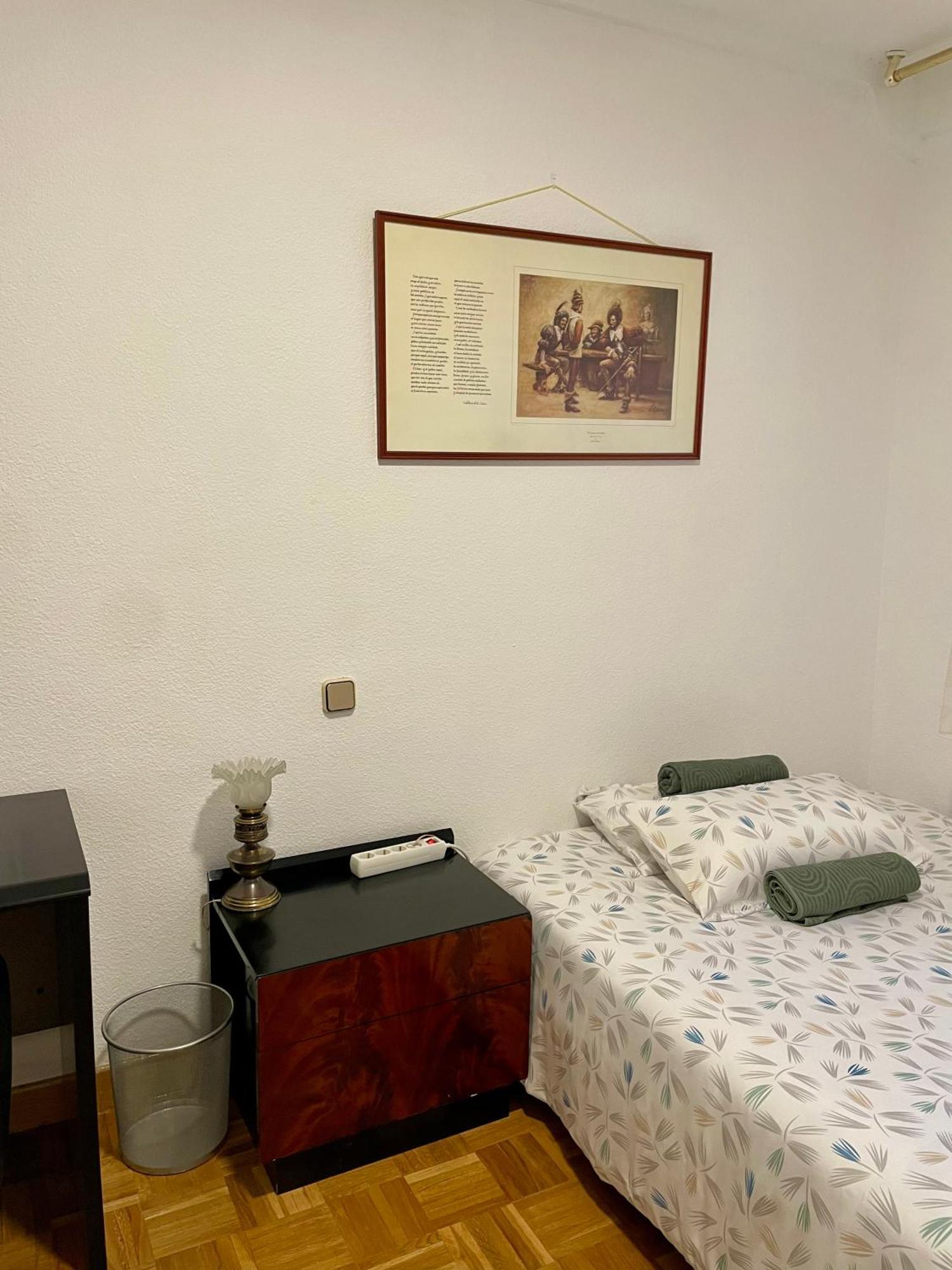 Private Rooms Madrid Atocha Luaran gambar