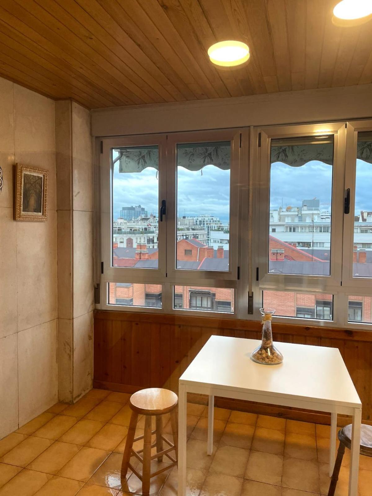 Private Rooms Madrid Atocha Luaran gambar