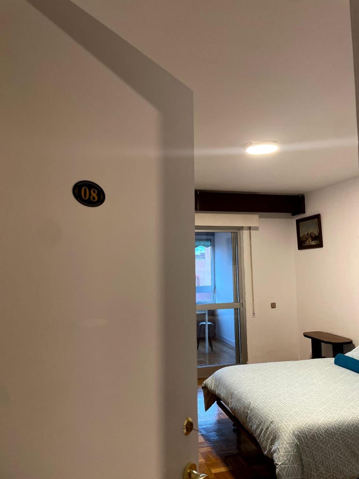 Private Rooms Madrid Atocha Luaran gambar