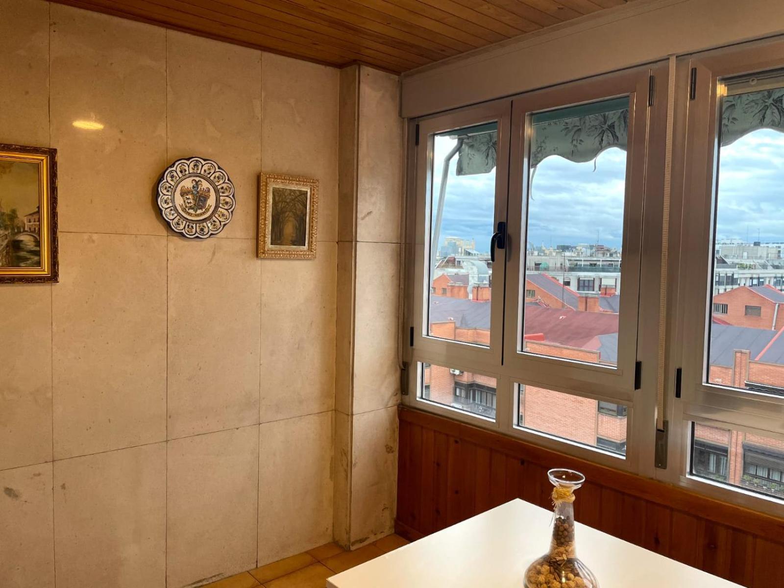 Private Rooms Madrid Atocha Luaran gambar